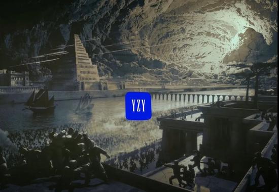 两者都充满宗教意味 | Via Twitter @KanyePodcast