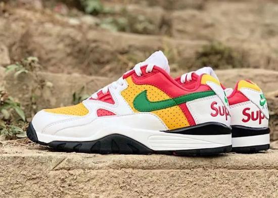 Supreme x Nike Air Cross Trainer 3发售日期:2020 年 夏季