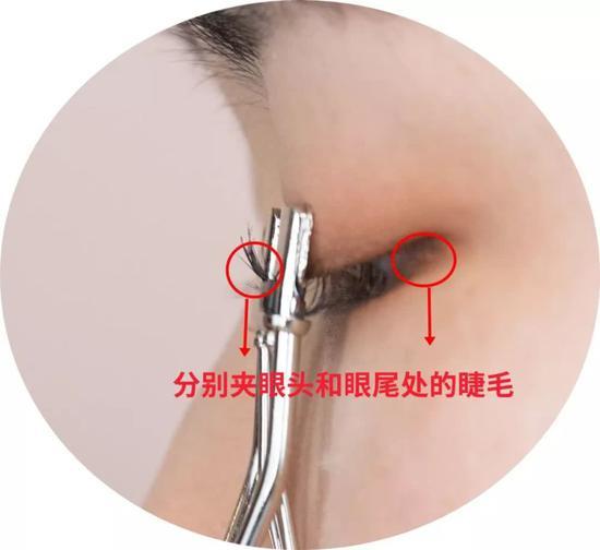 来看看最终的效果,是不是用两支睫毛夹卷出来的效果更好?