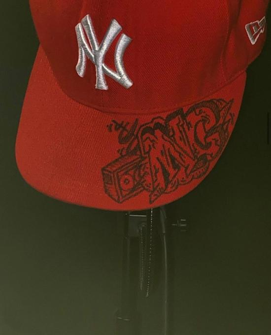 刘丕手绘改造的Nike、NewEra