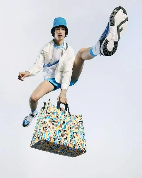 Fendi‘Summer Vertigo’胶囊系列