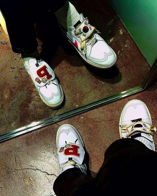 就像之前的 Vans 一样,还会有更多人模仿 GD 的 DIY 设计?| Via @xxxibgdrgn