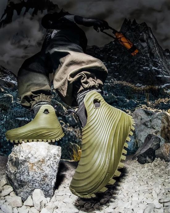 MONCLER ‘TrailGrip GTX’