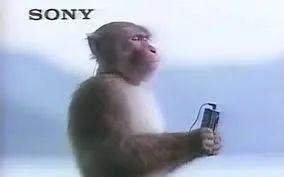 1987 年的猴子广告,让 Walkman 501 型号大火