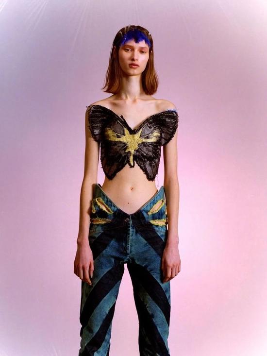 16ARLINGTON / Masha Popova