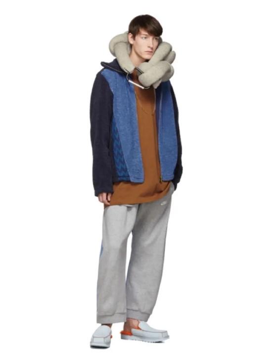 Gray Bolster Scarf / Via BLESS
