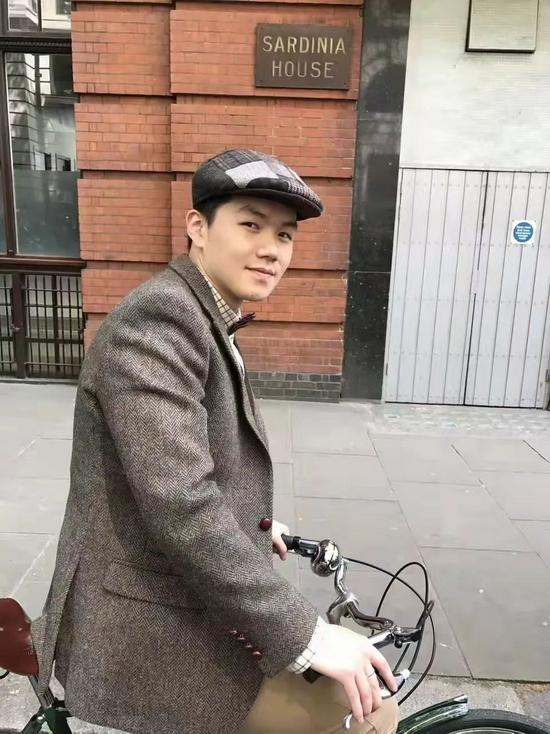 △ 正义之前参加伦敦 Tweed Run
