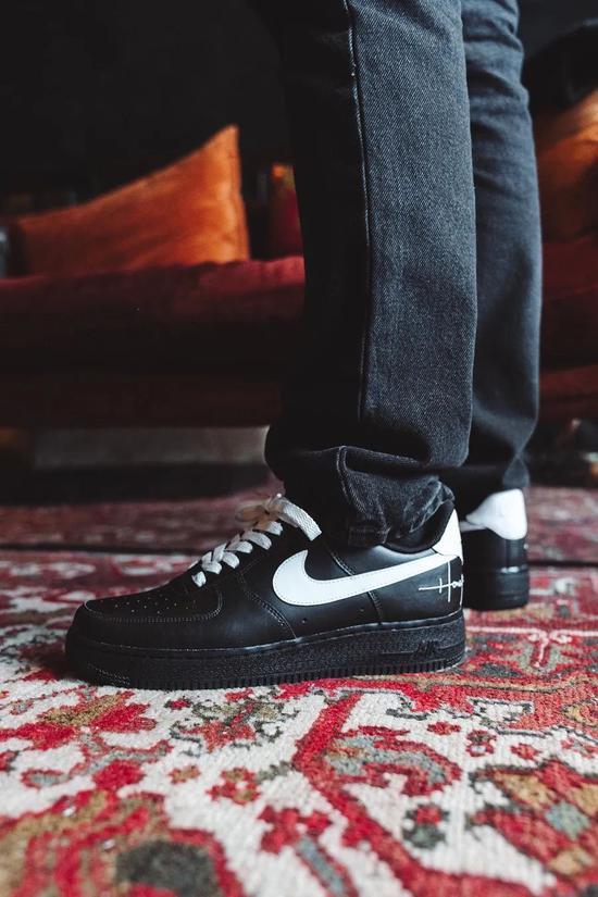 Honey‘s x Nike