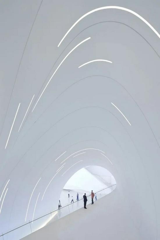 ▲阿利耶夫文化中心 摄影:Helene Binet(图1)、Hufton+Crow(图2)、Iwan Baan (图3&4)