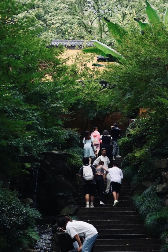 永福寺内