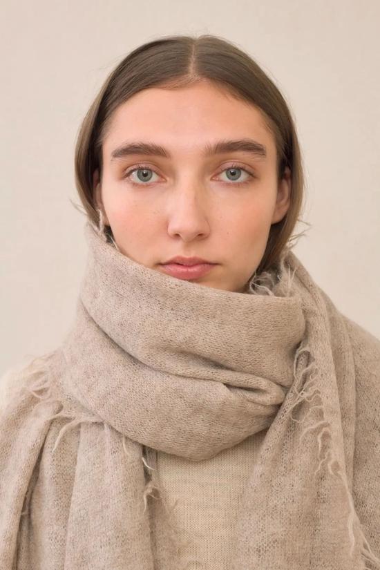Scarf / Via Lauren Manoogian