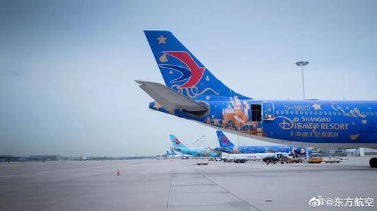 长荣航空和东方航空的主题客机图源见水印