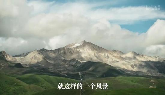 专门设计的窗子,让孩子们可以在阅读时看到窗外的美景
