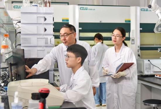(凌博士品牌自主研发团队“凌沛学研发团队”)