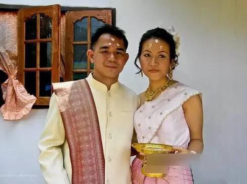 女人家中称霸 男人靠边站