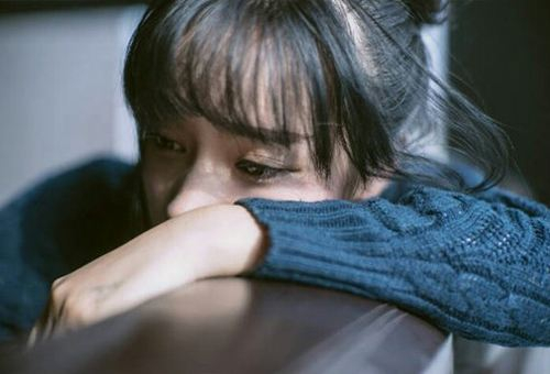 原生家庭的女孩