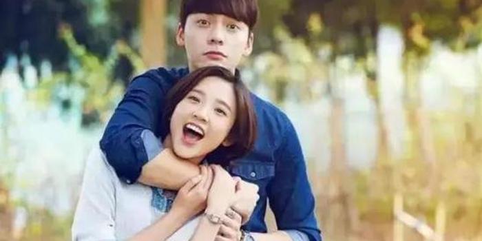 为女生换头像换v女生的城市,最终都后悔?女生背影图片男友a女生图片