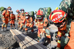 Earthquake rescue drill held in Inner Mongolia