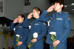 People mourn 1st Chinese woman to fly J-10 fighter in Tianjin