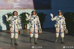 Shenzhou XII crew heads for space station module