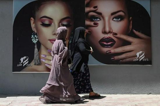 塔利班卷土重来，阿富汗女性重回黑暗世界？