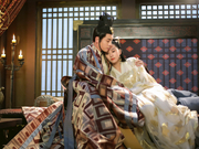 组图：玲珑夫妇深情相依 《醉玲珑》战斗升级古城激战热血沸腾