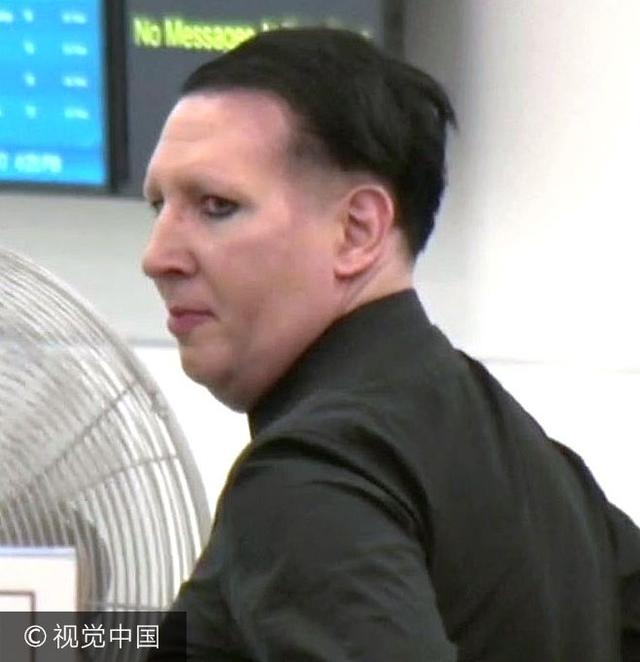 "鬼魅辣眼睛"的玛丽莲·曼森竟素颜现身过安检