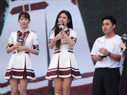 组图：SNH48亮相粉丝嘉年华 甜美可爱笑容青春气息满满