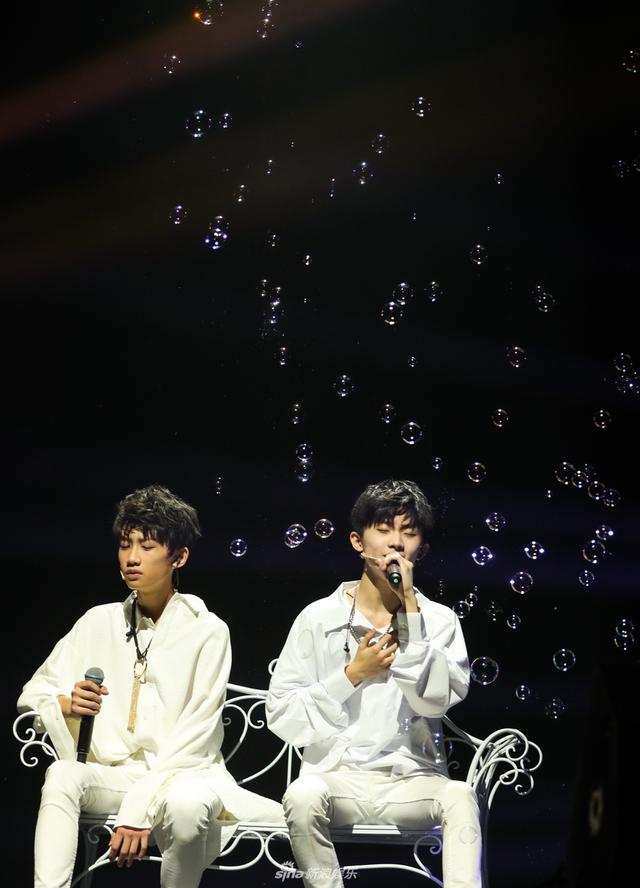 tf家族新生以tfboys为目标:师兄会常给我们提意见