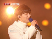 组图：众星跨年晚会精彩纷呈 张艺兴杨幂王鹤棣等表演亮点多