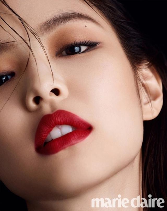 jennie写真大红唇复古美艳