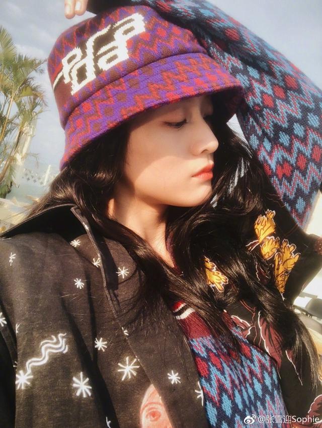 张雪迎粉丝破千万晒自拍