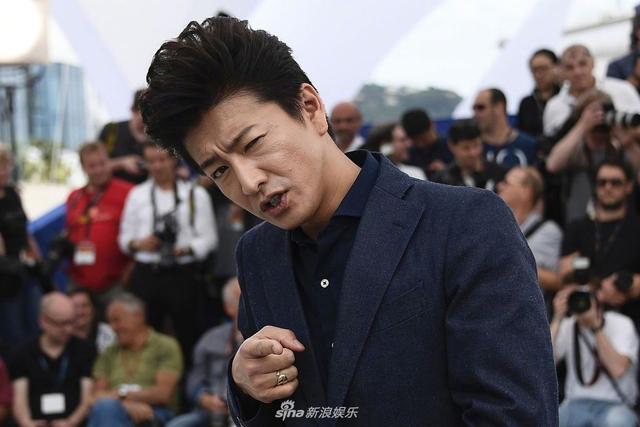 木村拓哉亮相戛纳发型抢镜
