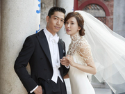 组图：林志玲AKIRA合体婚纱照曝光 甜蜜依偎满脸幸福