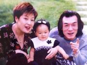 组图：李咏生前珍贵私人照曝光 一家人笑容灿烂幸福温馨
