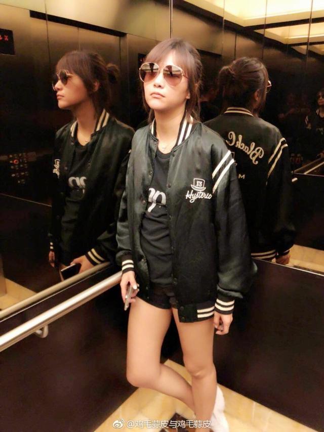 徐静蕾健身自拍秀双下巴