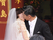林志玲AKIRA婚礼吻两次 蔡康永：好像在演电影