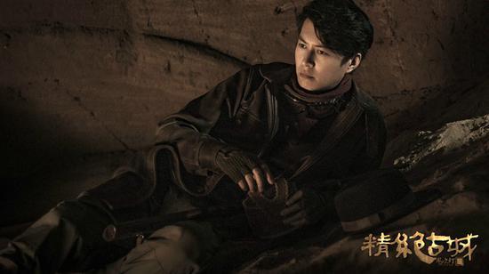 靳东