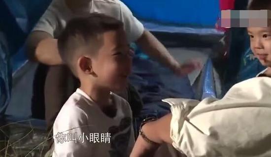 小小春帮杜江取名字