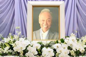 自贡彩灯亮相世界华文传媒论坛推动中华彩灯“点亮”全球