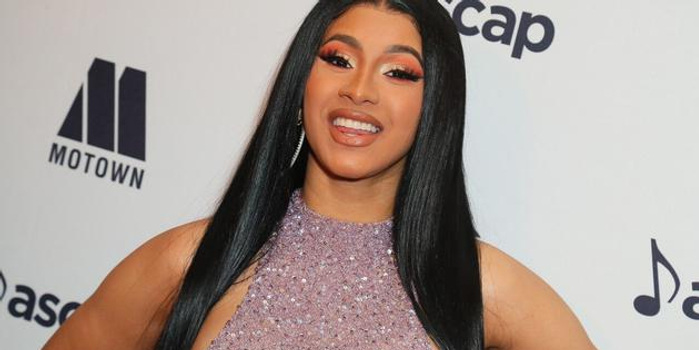 卡迪B为爱女举办生日派对 现场遭遇停电欢乐不