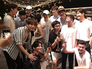 付辛博颖儿和兄弟团合影气氛欢脱 马可董力周觅胡夏等出镜(图)