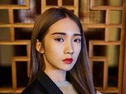 孟美岐浓妆红唇似变脸 网友：这还是我pick的山支大哥吗？(图)
