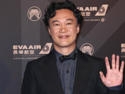 组图：陈奕迅现身金曲奖红毯 轻松信步笑容灿烂