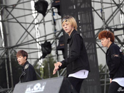 组图：ZERO-G梦想男团亮相粉丝嘉年华 劲歌热舞嗨爆全场