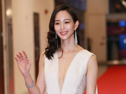 组图：张钧甯超深V礼服小露性感 陈数干练优雅吴谨言甜笑迷人