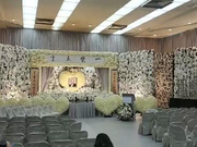 组图：金庸丧礼今日将举行 殡仪馆摆满挽联博物馆设吊唁处