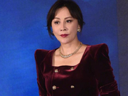 组图：刘嘉玲亮相北影节评委见面会 酒红礼服尽显优雅气质