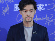 组图：北影节开幕式群星熠熠 胡歌携《李娜传》剧组亮相红毯