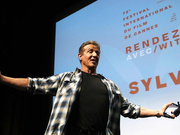 组图：史泰龙戛纳大师班受热捧 老牌硬汉台上依旧强悍